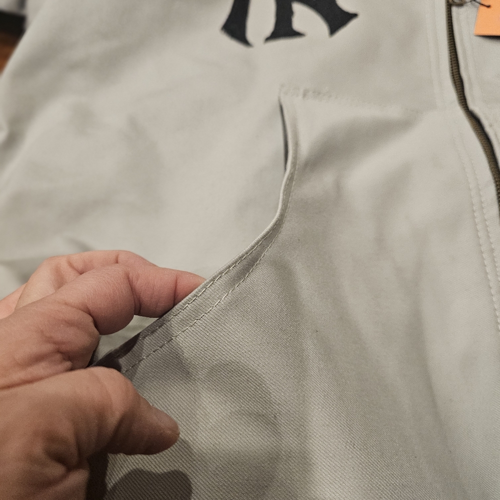 Carhartt Gray and Black Jacket with NY Logo - Picture 4 of 11